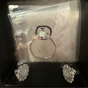 Silver Opal ring size 7 and earrings set, brand new, (costume jewelry)